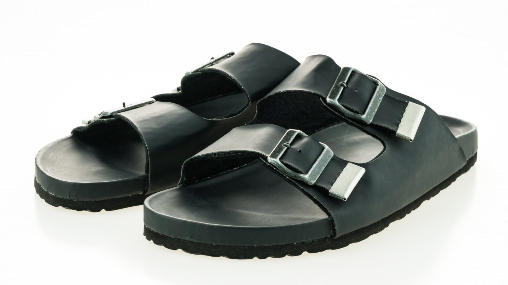 Quelles sandales homme choisir pour être élégant en été&nbsp;?